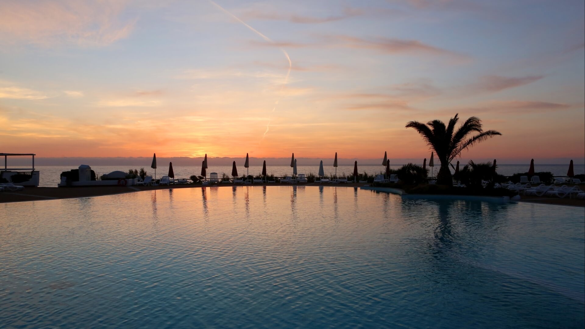 tramonto dalla piscina