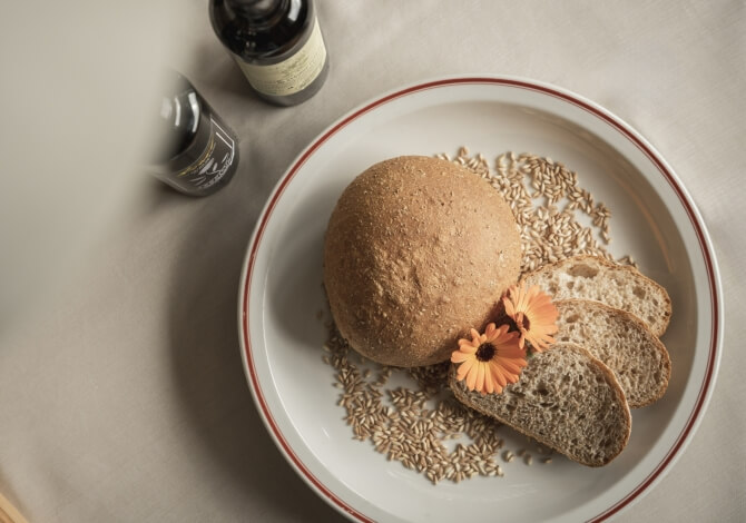 pausa pranzo con snack leggeri e vista sulle Dolomiti in Trentino