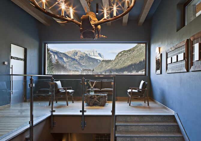 Sala con vista sulle Dolomiti