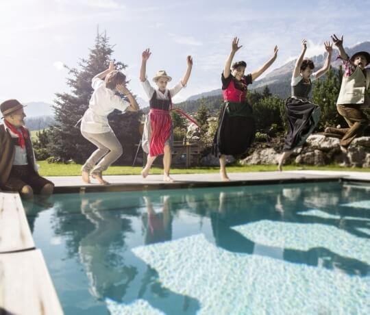 Hotel mit Swimmingpool für den Urlaub im Fassatal