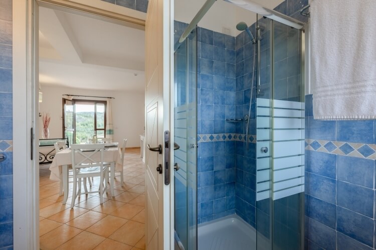 two-room shower 