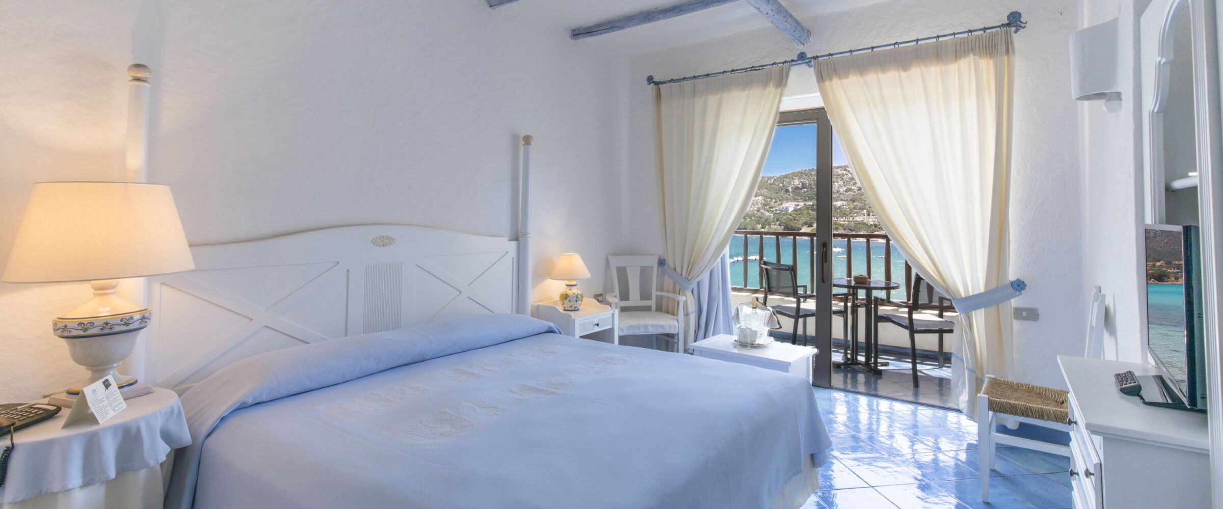 camera deluxe vista mare del club hotel