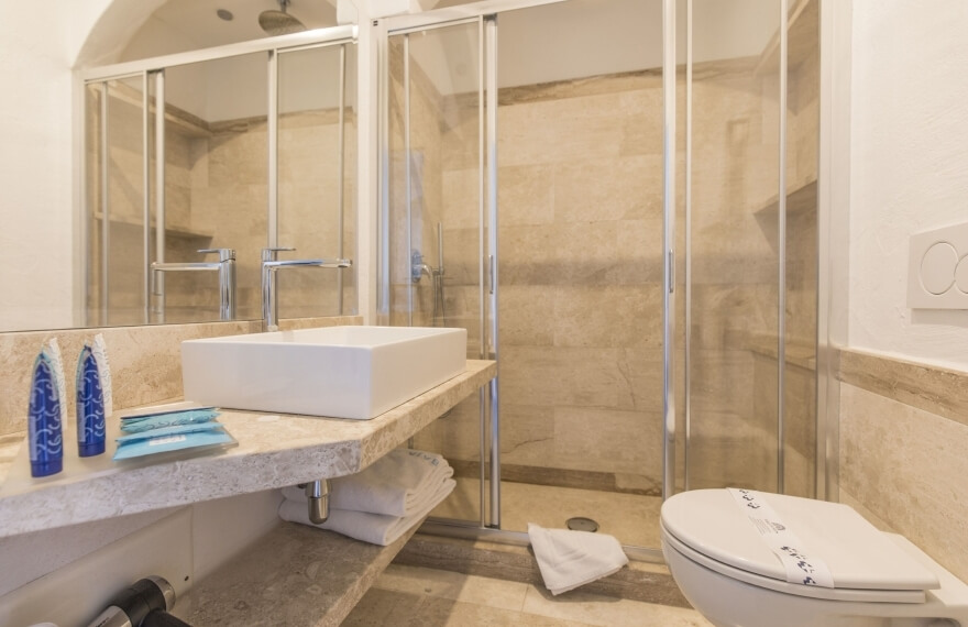 bathroom in the deluxe sea view club hotel room 