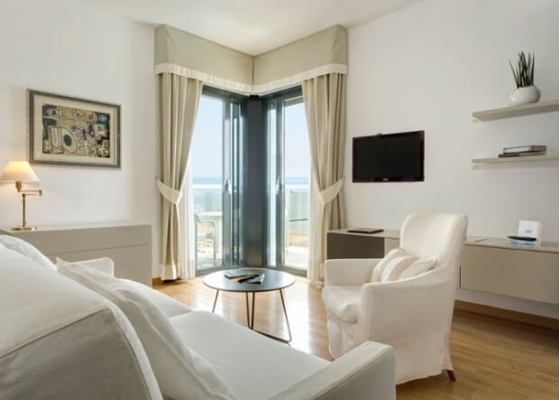 Camera Suite fronte mare design classico