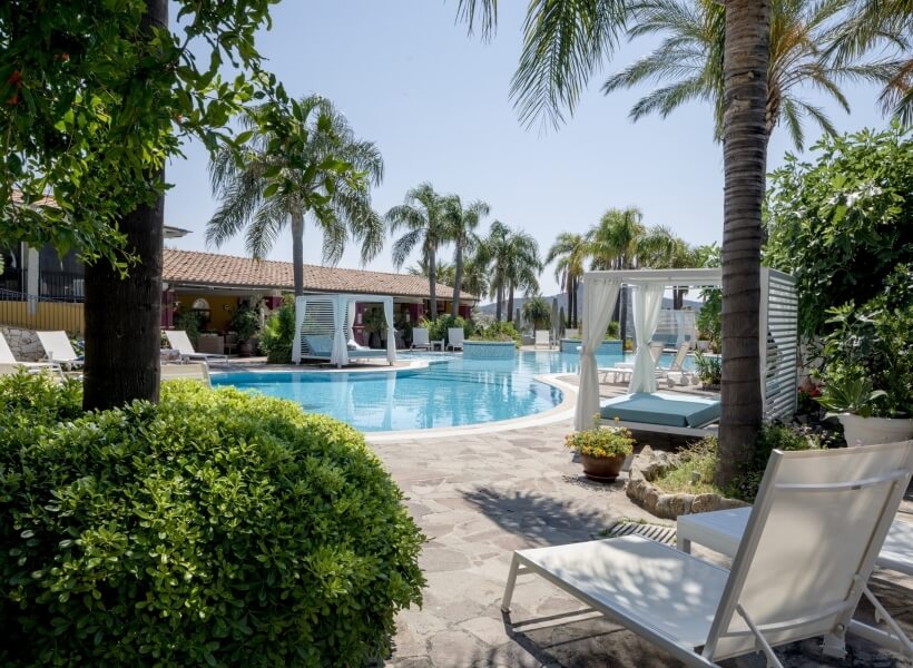 piscina di giorno