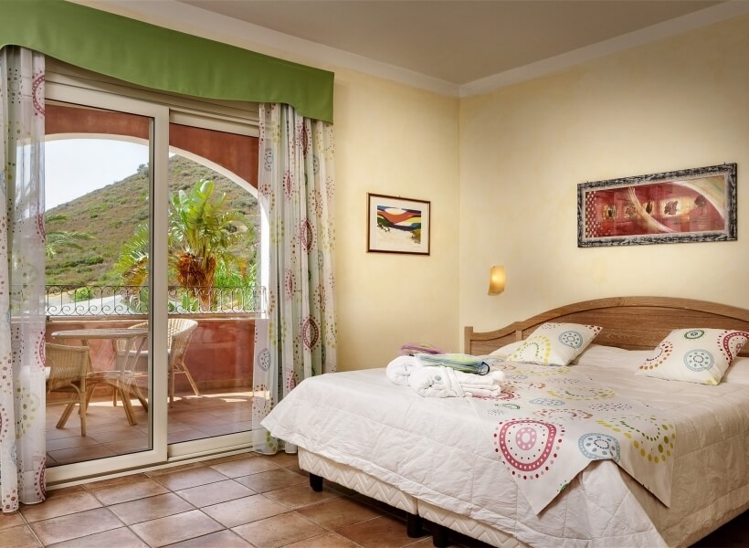 bedroom and balcony dimora d'acqua comfort 