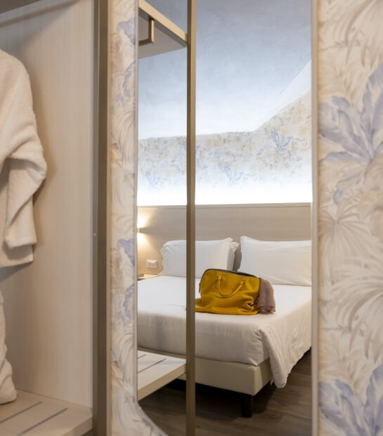 specchio camera superior