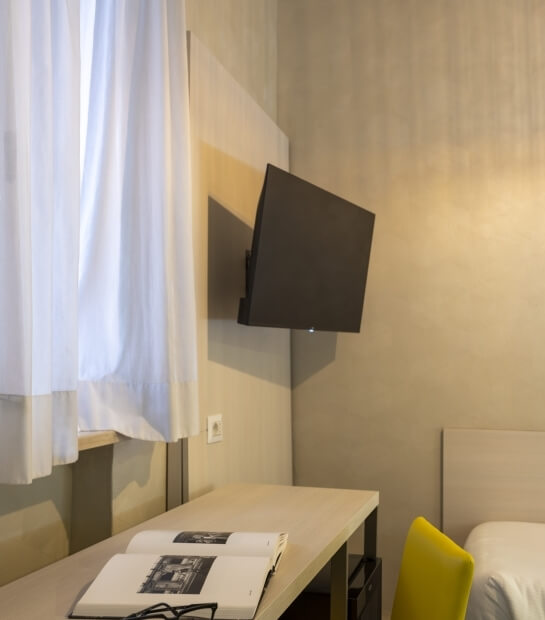 desk and tv