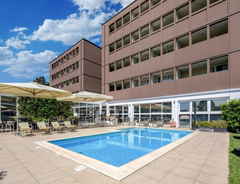 Il BW Plus Hotel Farnese propone una rilassante piscina