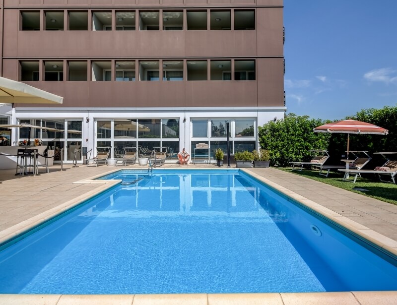 Dive in the pool with whirlpool of the hotel