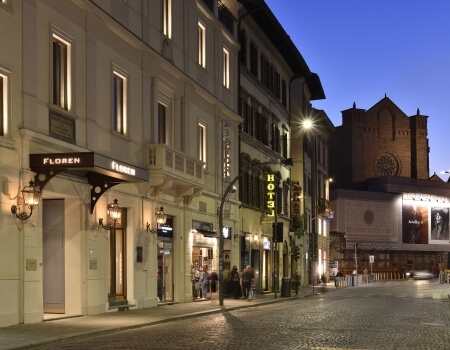 boulevard adjacent to the floren hotel 