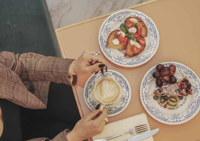 cappuccino e cibo 