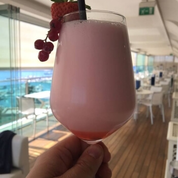 Red fruit cocktail