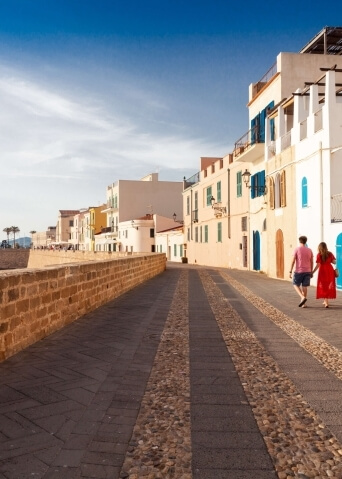 una strada di Alghero centro