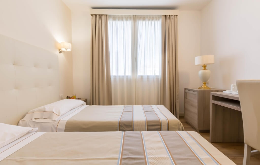 triple bed in the room