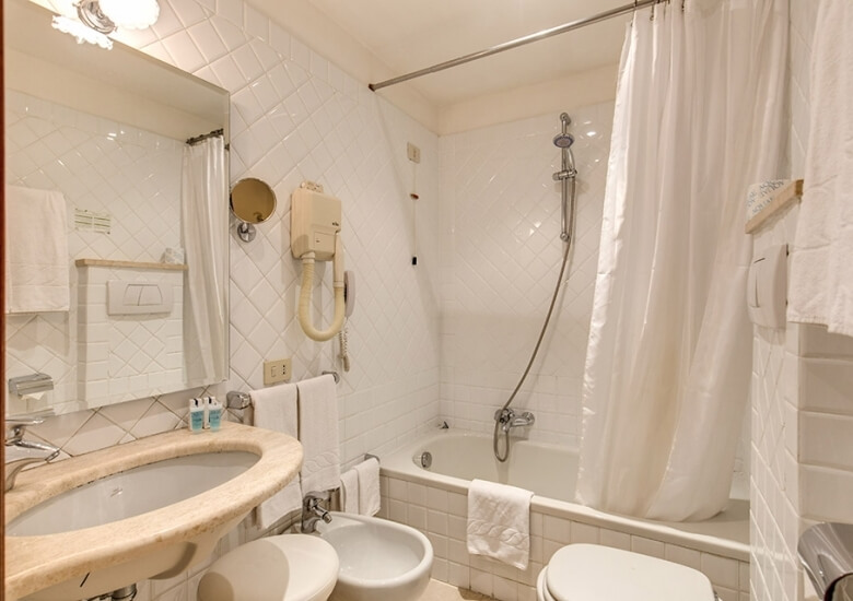 small room bathroom