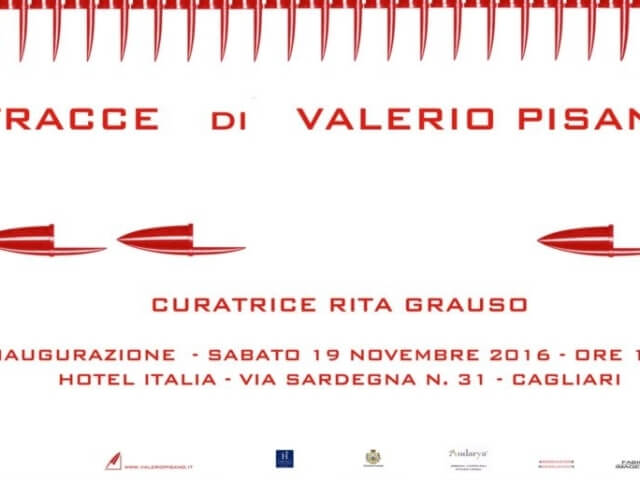 Poster bianco con testo rosso che annuncia l'evento "RACCE DI VALERIO PISANO" con grafica a forma di scafi.
