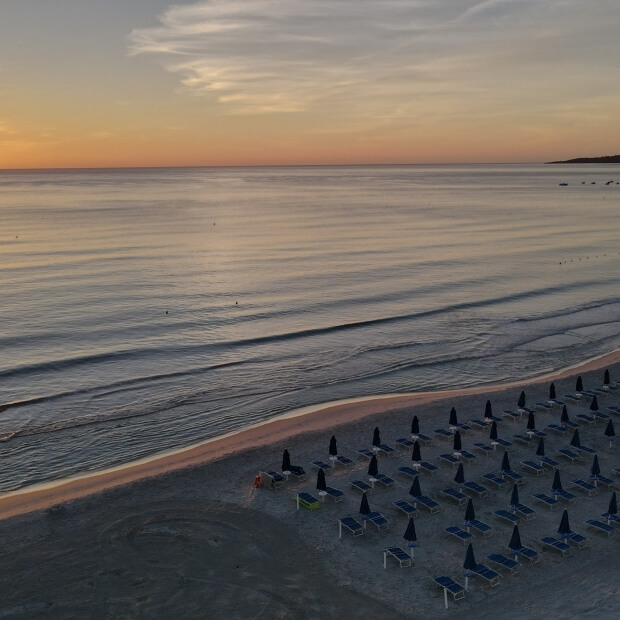 alba alla spiaggia la cinta di san teodoro