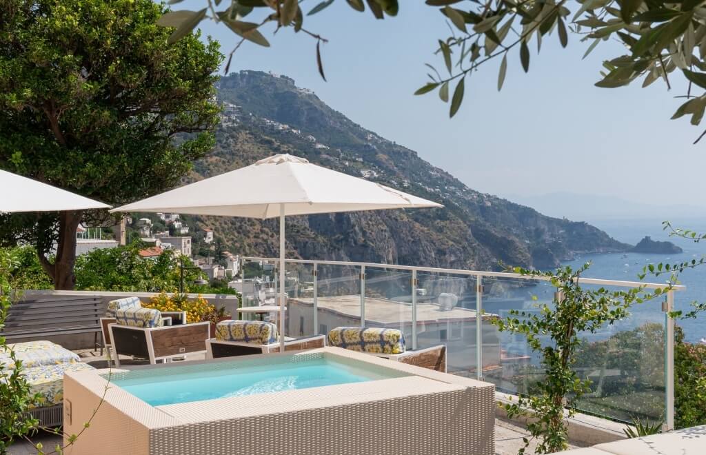 Appartamento 30 Esterno piscina e vista panoramica