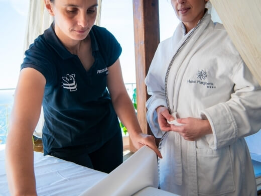 Ragazza per trattamento massaggio