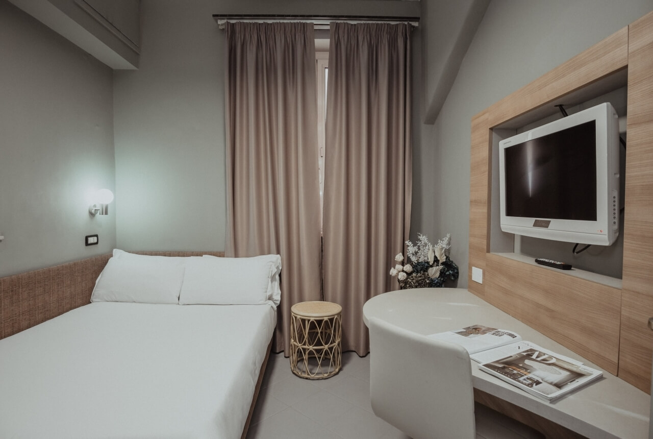 Discover the rooms at Hotel Marisa, 3-star hotel near Roma Termini