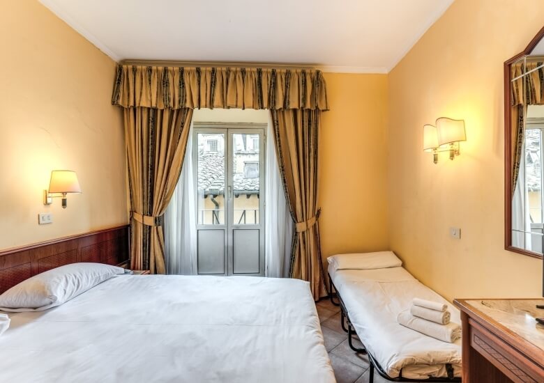  triple room in the centre of rome