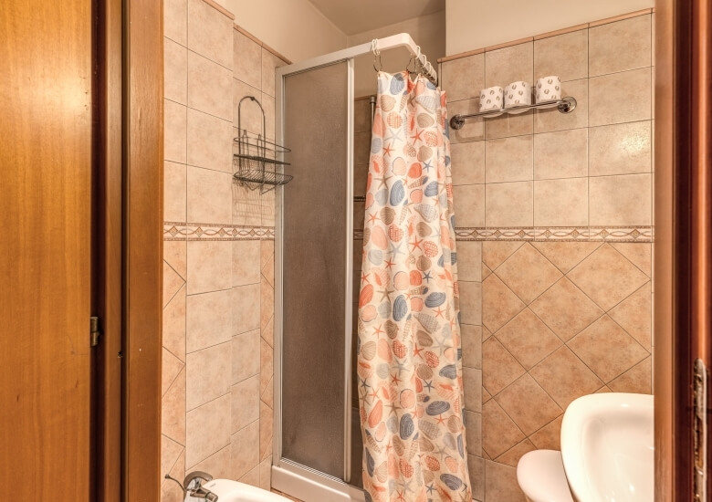 shower family room 