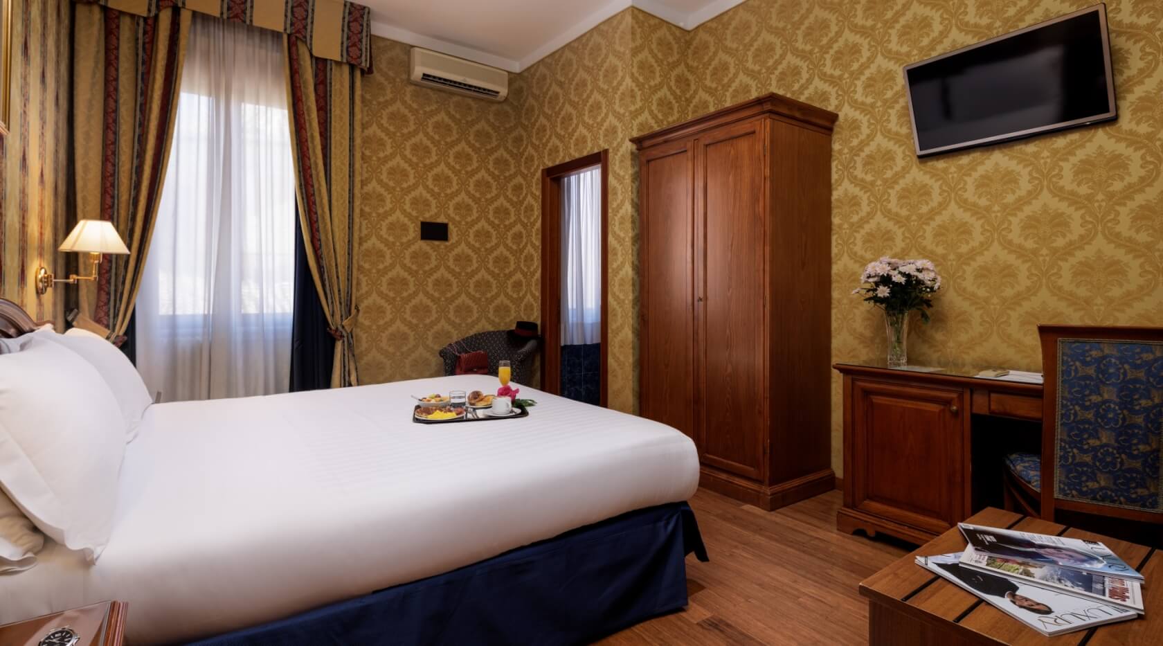 Hotel Raffaello 3-Star in the centre of Rome - Official Site