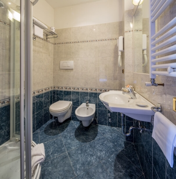 Bathroom Single Room - Hotel Raffaello Rome 3-Star