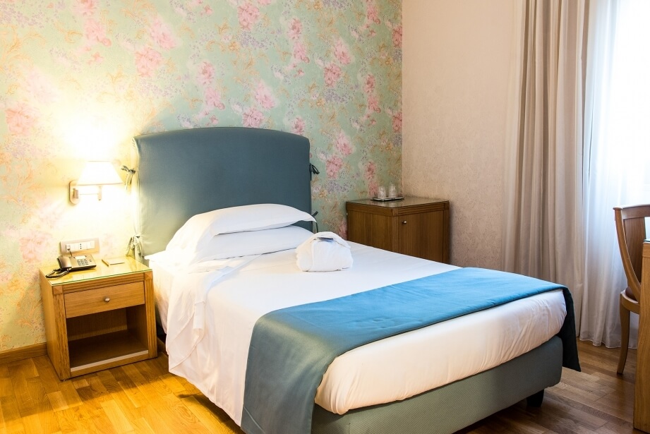 Discover the single room of Hotel Touring Carpi 4-star