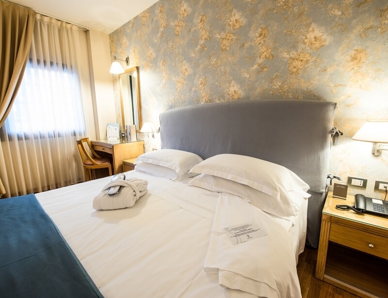Comfortable double room in Carpi - Hotel Touring