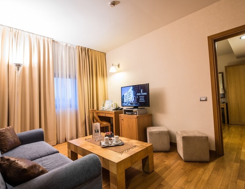 Hotel Touring 4-star: suite with living room in Carpi