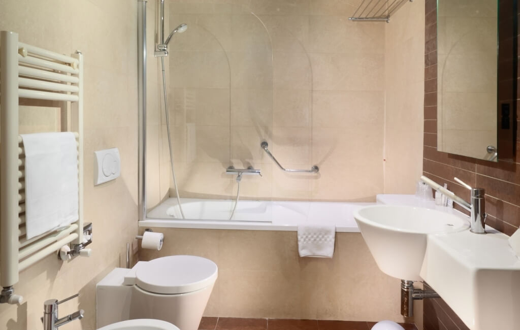 bathroom superior room