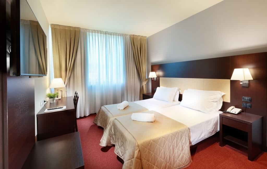 Standard carpeted room