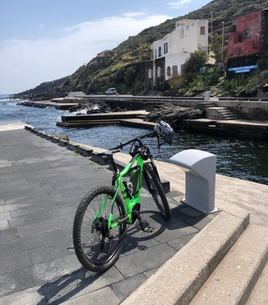 Discover Pantelleria on a mountain bike