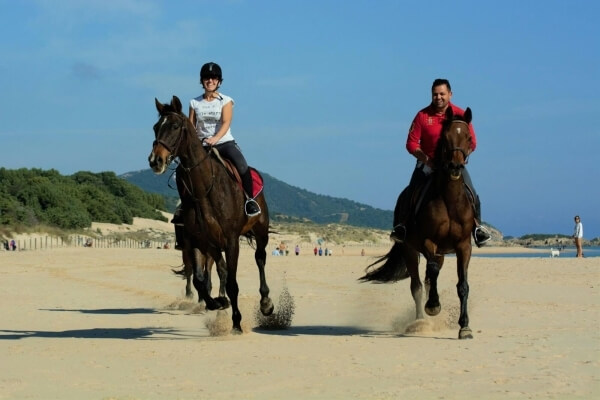 Equitazione in spiaggia in Sardegna