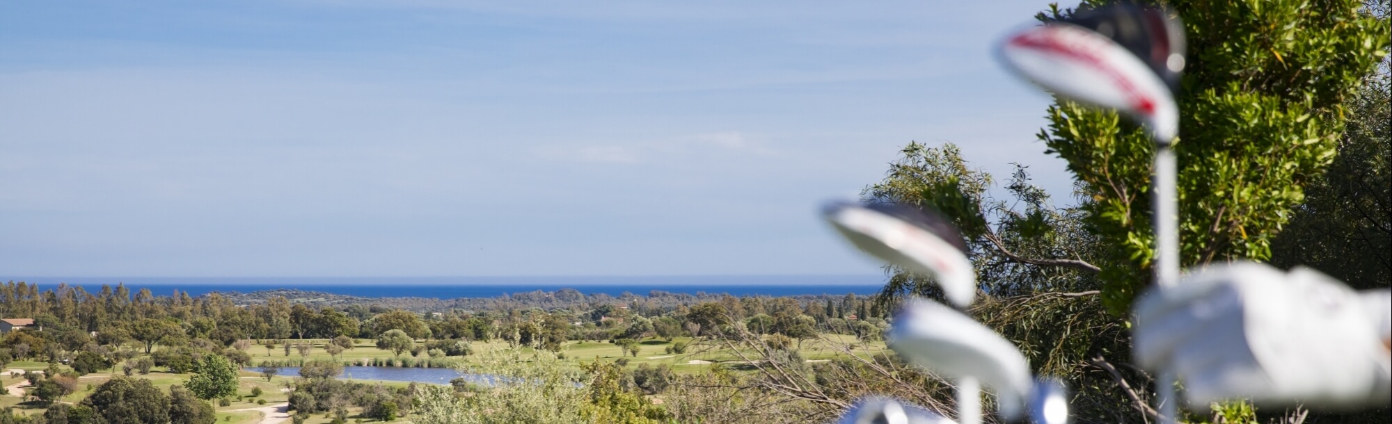 Campo da golf vista mare Is Molas