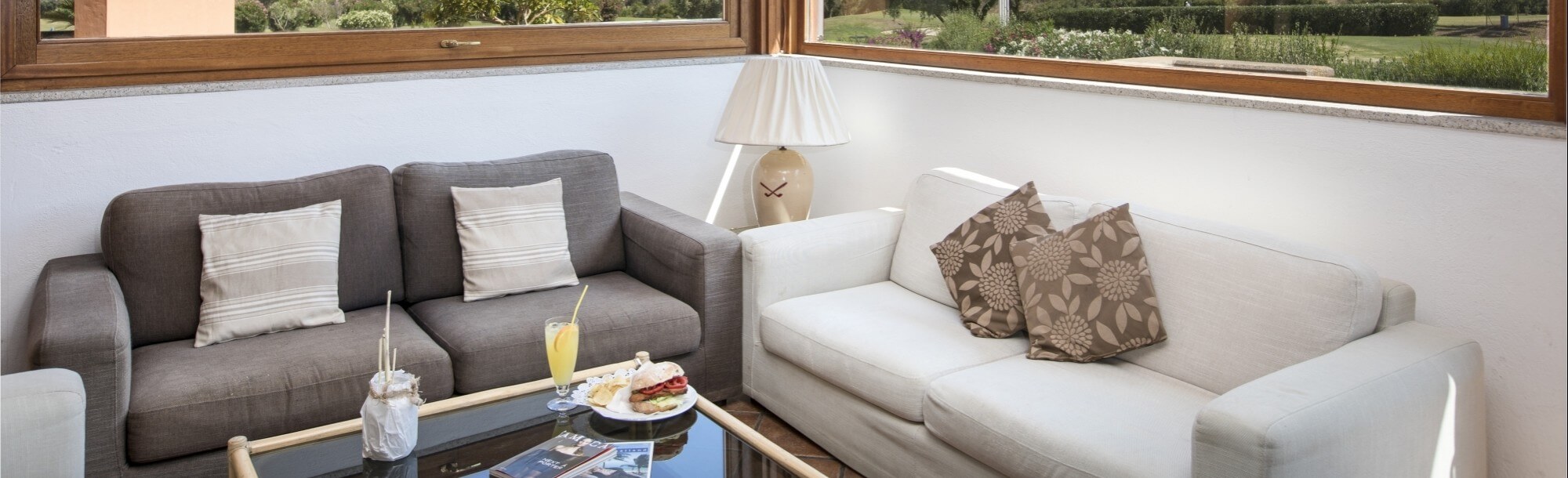 Divani al Golf Bar Is Molas