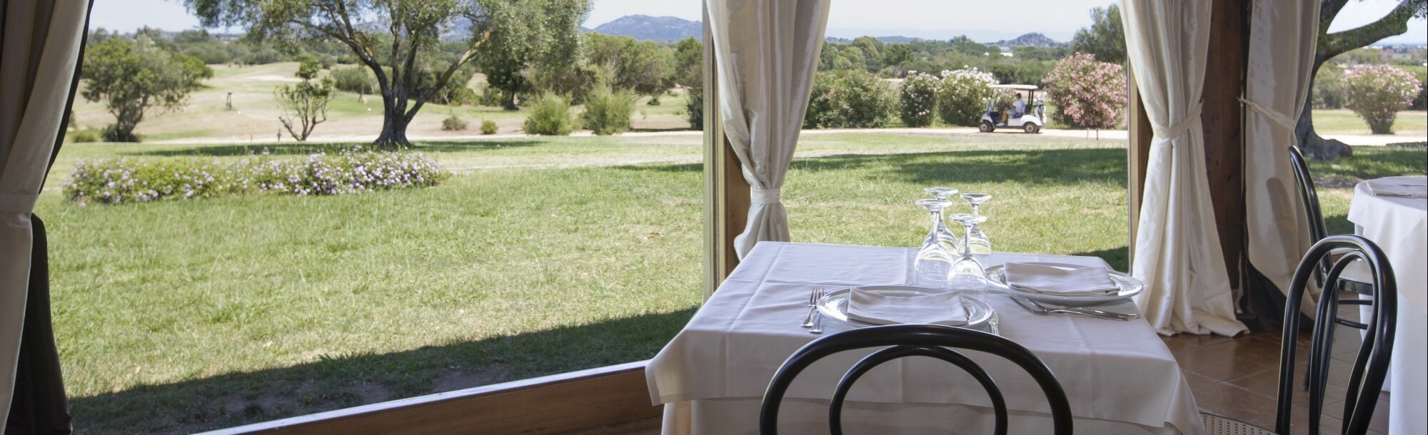 Ristorante con vista su campo da golf