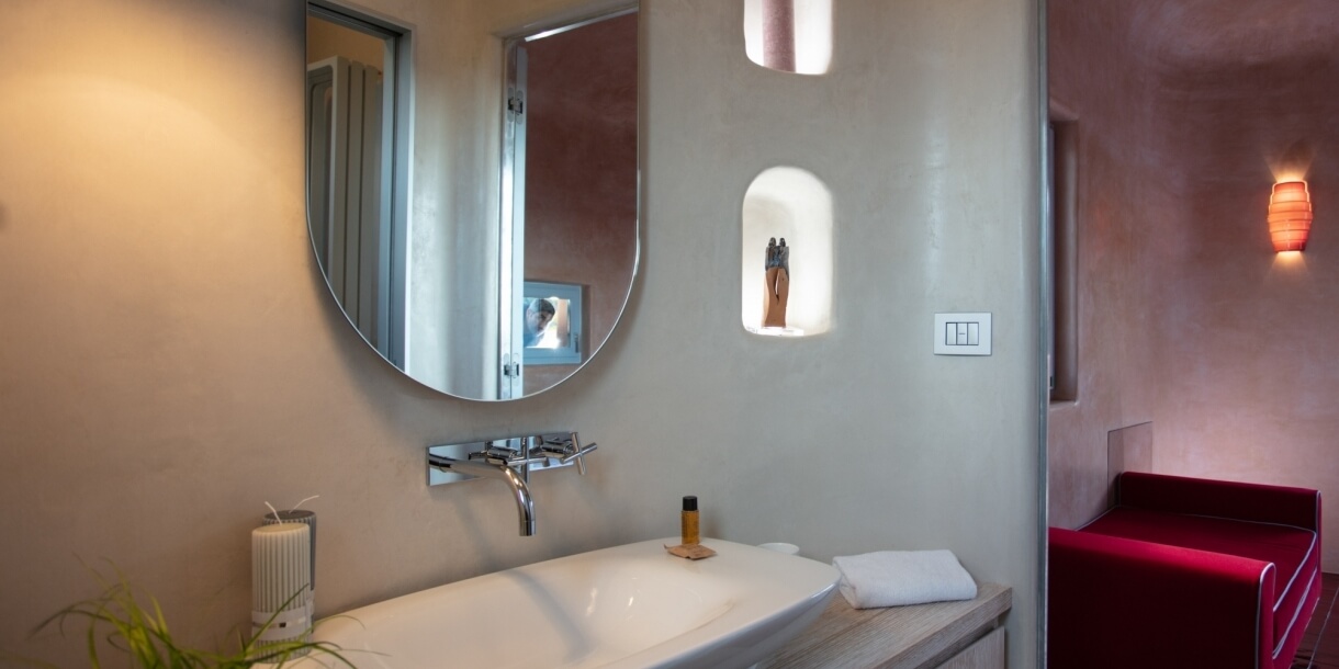 Specchio e lavandino bagno Villa Palas