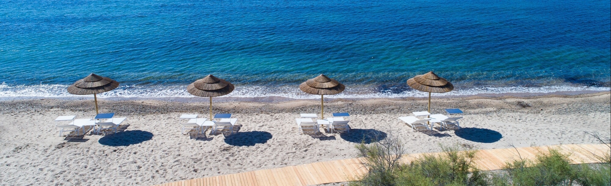 Spiaggia Is Molas Resort - Ombrelloni