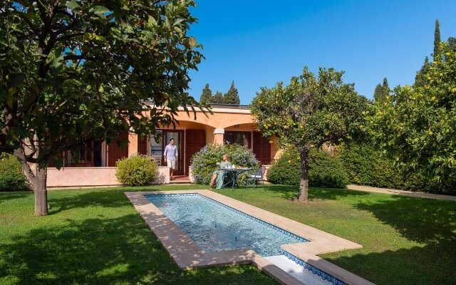 trilocale 60 mq con piscina privata nel retro giardino