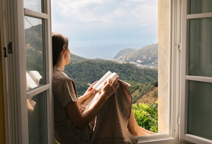 Sea-view windows