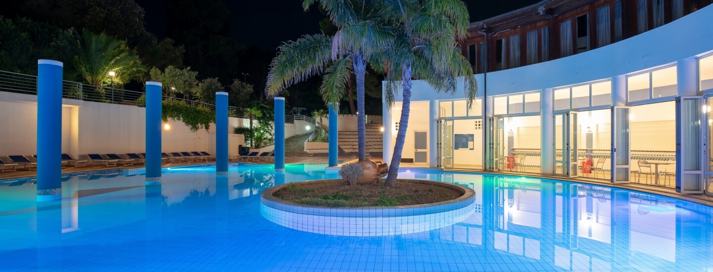 Ampia piscina pensata per il divertimento