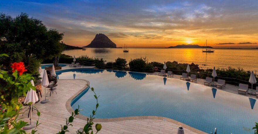 Hotel Don Diego, panoramica della piscina davanti al mare al tramonto
