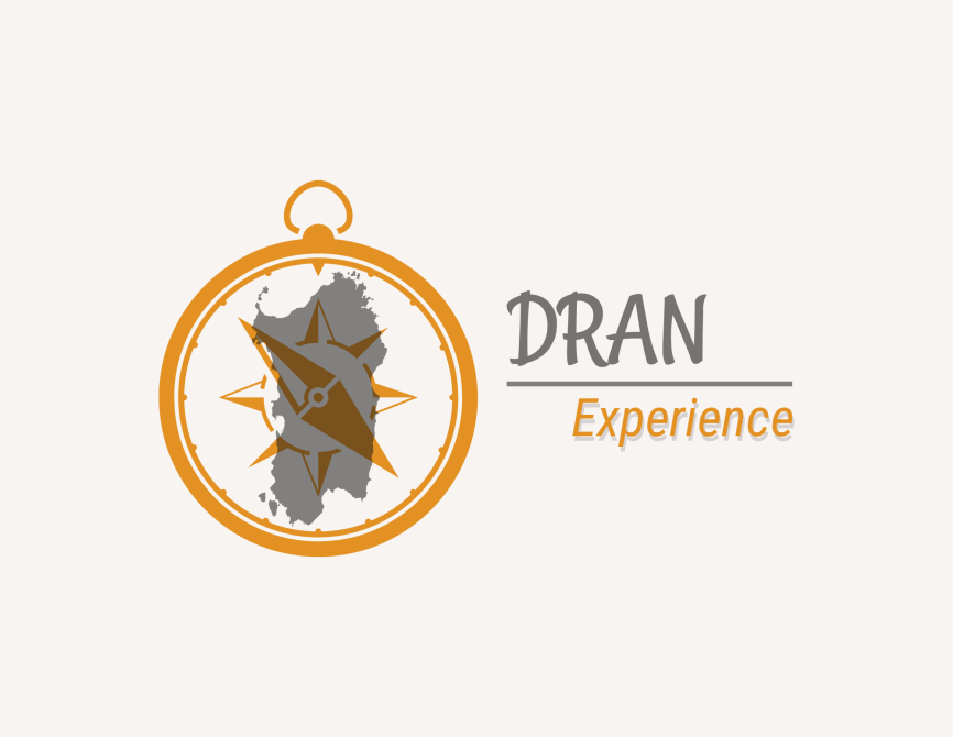 Logo con una bussola arancione, mappa del Borneo e testo "DRAN Experience" su sfondo bianco, evocando avventura.