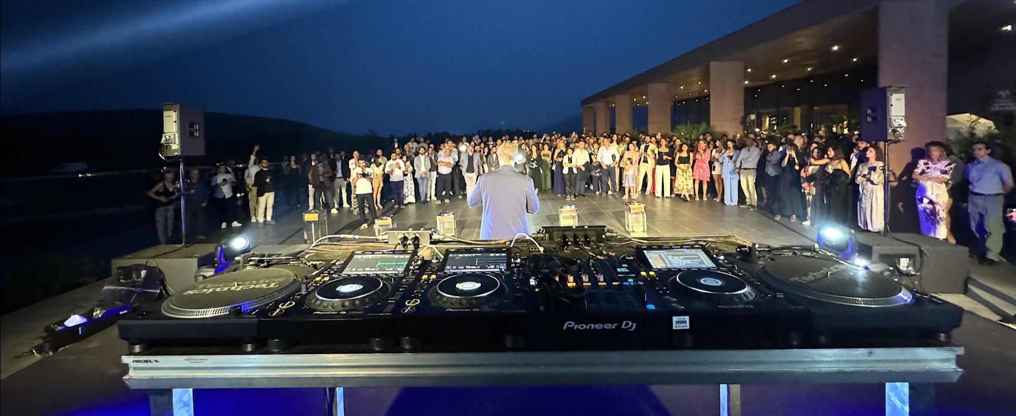 DJ Consolle Rental_ Dj Concert_ Private Event_ Pioneer Consolle_ Technics SL1210MK7 Rental