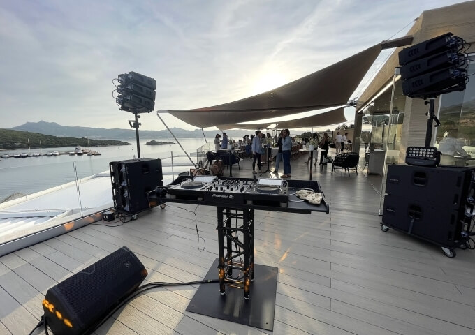 DJ Consolle_Pioneer Consolle Rental_ Dj Concert_ Dj Equipment Rental_ Private Party