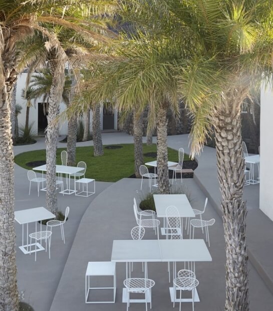 Interior garden Sikelia Luxury Hotel