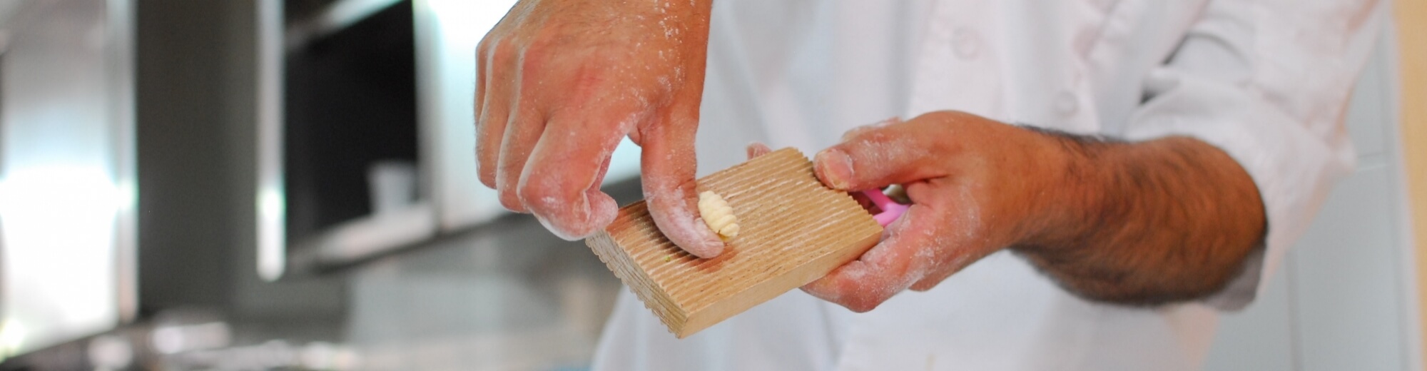 Preparazione della pasta tipica